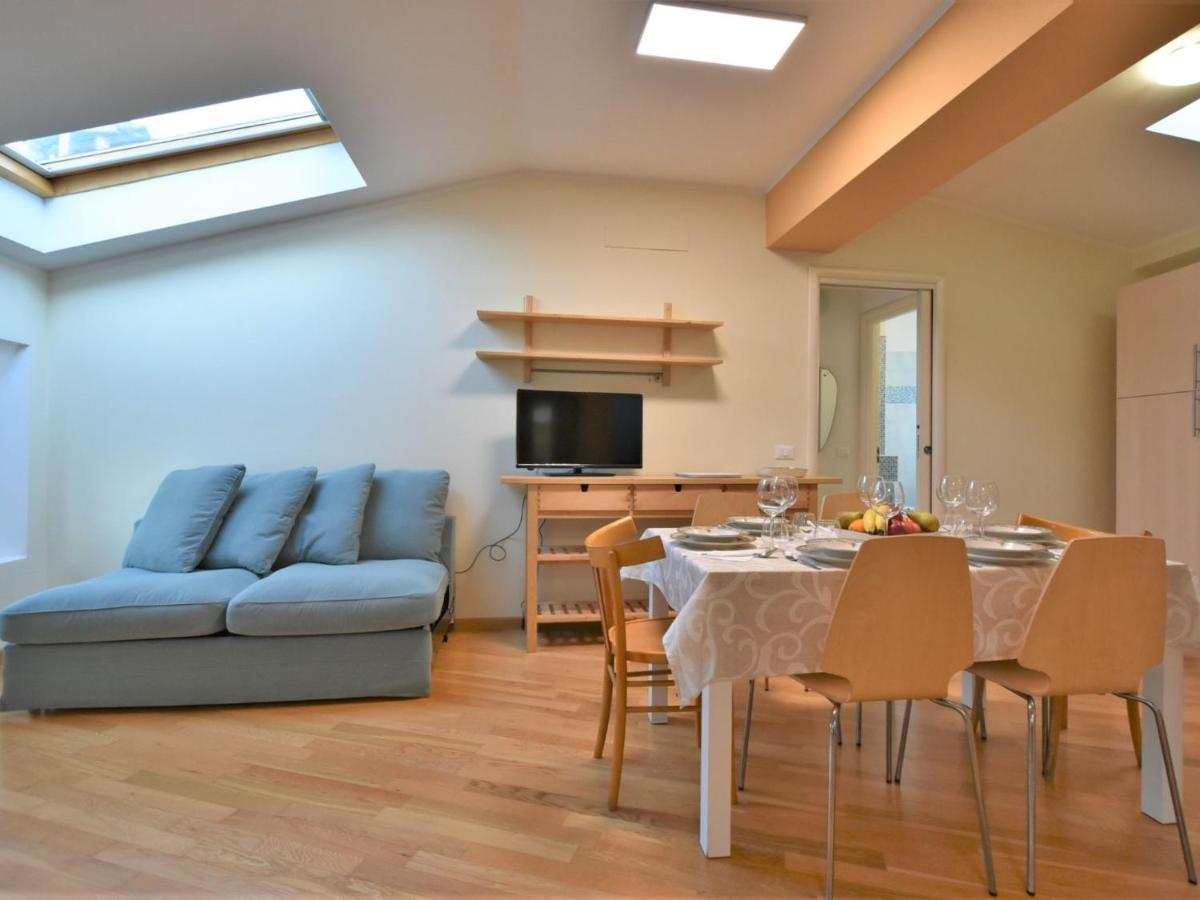 Apartment Duomo Mansarda By Interhome Ιζέο Εξωτερικό φωτογραφία
