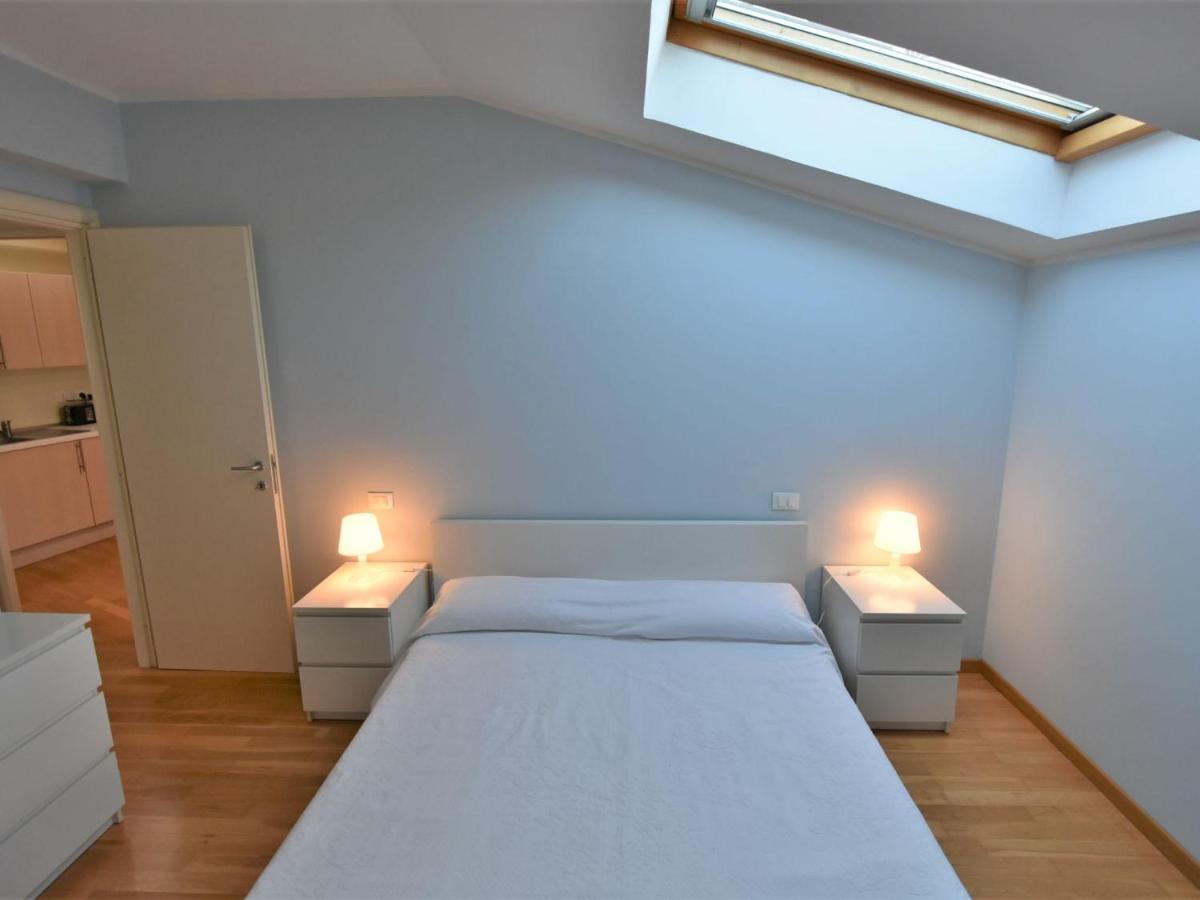 Apartment Duomo Mansarda By Interhome Ιζέο Εξωτερικό φωτογραφία