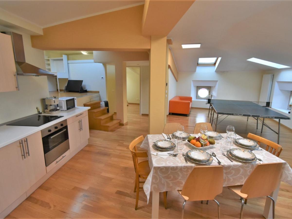 Apartment Duomo Mansarda By Interhome Ιζέο Εξωτερικό φωτογραφία